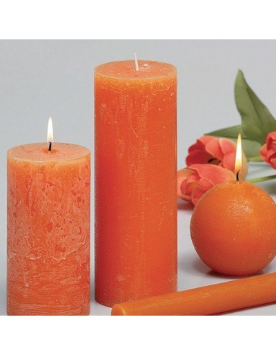 Rustykalna pomarańczowa świeca