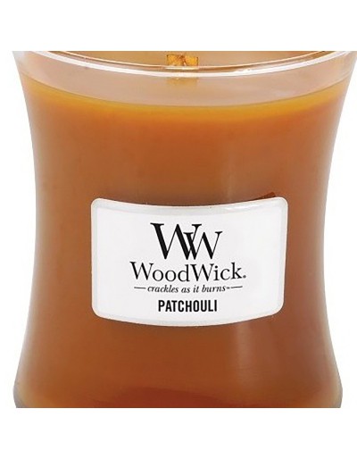 Woodwick medium patchouli kaars