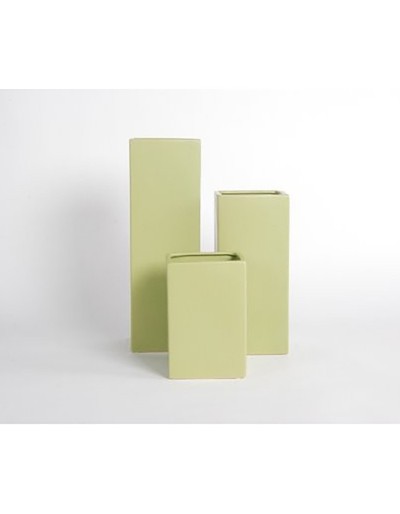 D&amp;M Vase H20 green matte A 20 cm