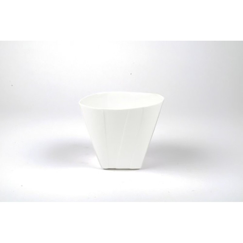 D&M Vase folded in white ceramic 8 cm