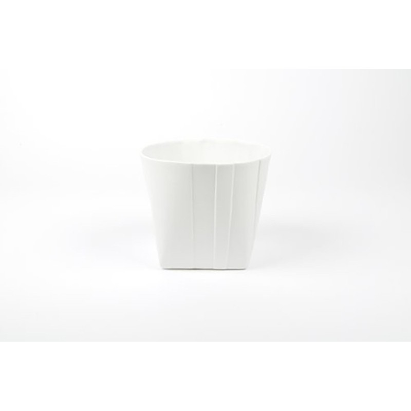 D&M Vase gefaltet in weißer Keramik 14cm