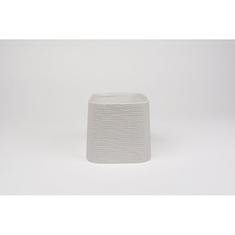 D&M Vase faddy white ceramic 18 cm D&M Vase faddy white ceramic 18 cm