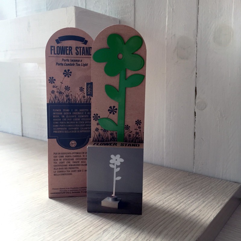 Blume Margherita bringt Weihrauch und Tee-Lichtgrün Blume Margherita bringt Weihrauch und Tee-Lichtgrün