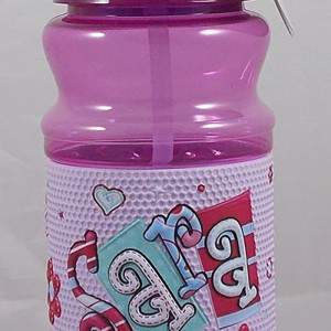 Lastic Sportflasche mit Relief geschrieben Name sara