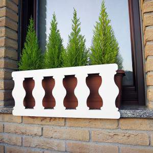 Vasosicuro columns with pine trees