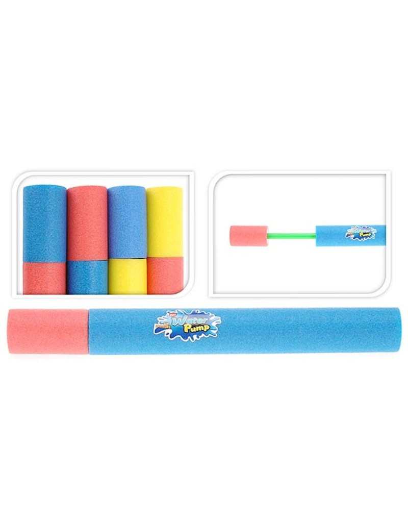 Eva Pipe skjuter vatten Eva Pipe skjuter vatten