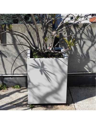 STOUT modular planter in...