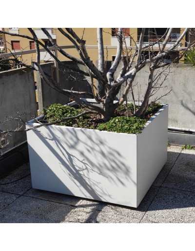 STOUT modular planter in...