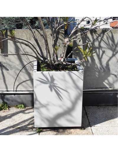 STOUT modular planter in...