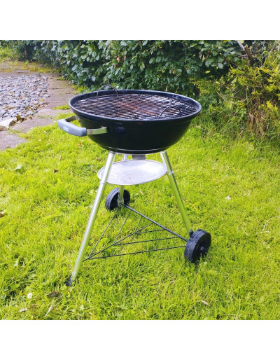 BARBECUE A CARBONE WEBER...